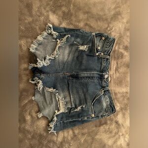 Love Tree Jean shorts EUC size Medium